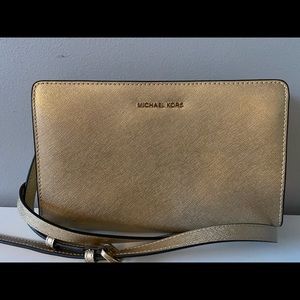 Good Michael Kors Crossbody Bag ✨✨